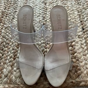 - Schutz Ariella Sandal (Women)
 
BEIGE/TRANSPARENT VINYL FABRIC, Size 6.5M